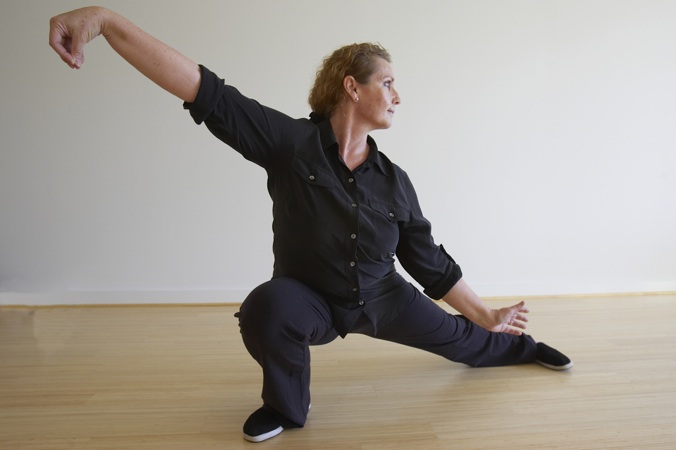 Image - Tai Chi low posture. &copy;&nbsp;2014.